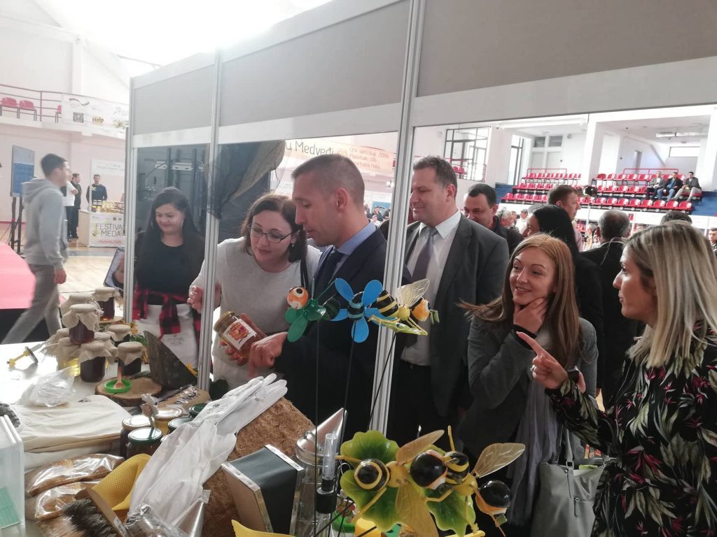 Ilustracija: Sa Festivala meda u Medveđi, foto: Opština Medveđa