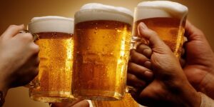 Ilustracija. pivo u časi, foto:http://www.ktrs.c