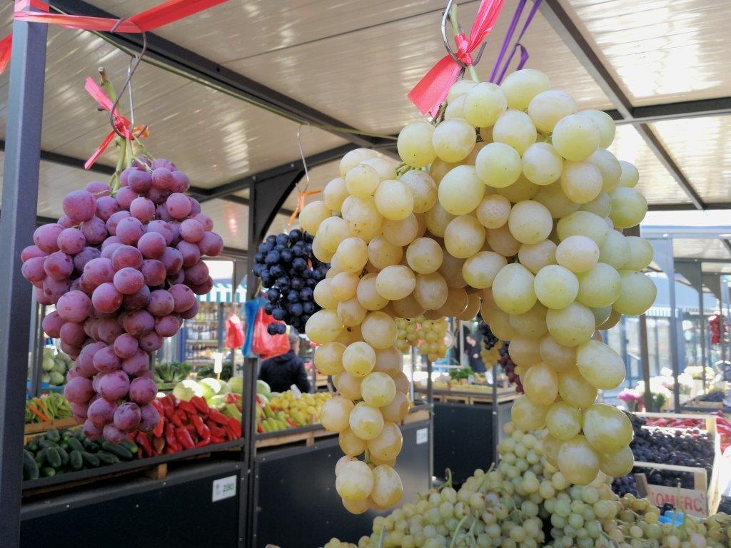 Ilustracija: grožđe na pijaci, foto: G.Đ.
