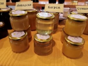 IIlustarcija: med, foto: Svetlana Kovačević, Domaćinska kuća